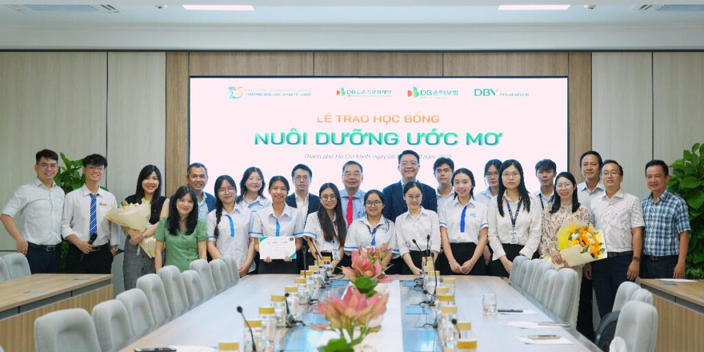 DBV trao tặng học bổng “Nuôi dưỡng ước mơ” cho sinh viên Đại học Kinh tế - Luật, ĐHQG TP.HCM, thể hiện trách nhiệm xã hội và lan tỏa giá trị nhân văn, tiếp sức sinh viên vượt khó học giỏi, xây dựng tương lai bền vững cho cộng đồng giáo dục Việt Nam.
