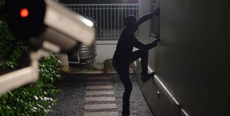 Bảo hiểm trộm cướp giúp bảo vệ tài sản cá nhân, gia đình và doanh nghiệp trước nguy cơ bị trộm cắp, cướp giật với quyền lợi bồi thường minh bạch, kịp thời. Sản phẩm tuân thủ đúng quy tắc bảo hiểm và quy định pháp luật hiện hành, cam kết bảo vệ an toàn tài chính cho mọi khách hàng.