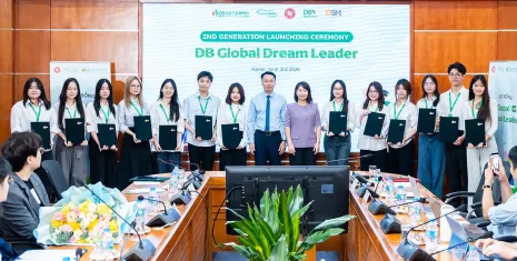 Ngày 03/06/2026, Tập đoàn Bảo hiểm DBV phối hợp cùng Quỹ Văn hóa DB Kim Jun Ki và Công ty Bảo hiểm DBI Hàn Quốc tổ chức Lễ Kick-off chương trình học bổng DB Global Dream Leader Mùa 2 tại Trường Đại học Ngoại thương, trao 25 suất học bổng cho các sinh viên có thành tích học tập xuất sắc, đồng thời tích cực tham gia hoạt động xã hội và cộng đồng.